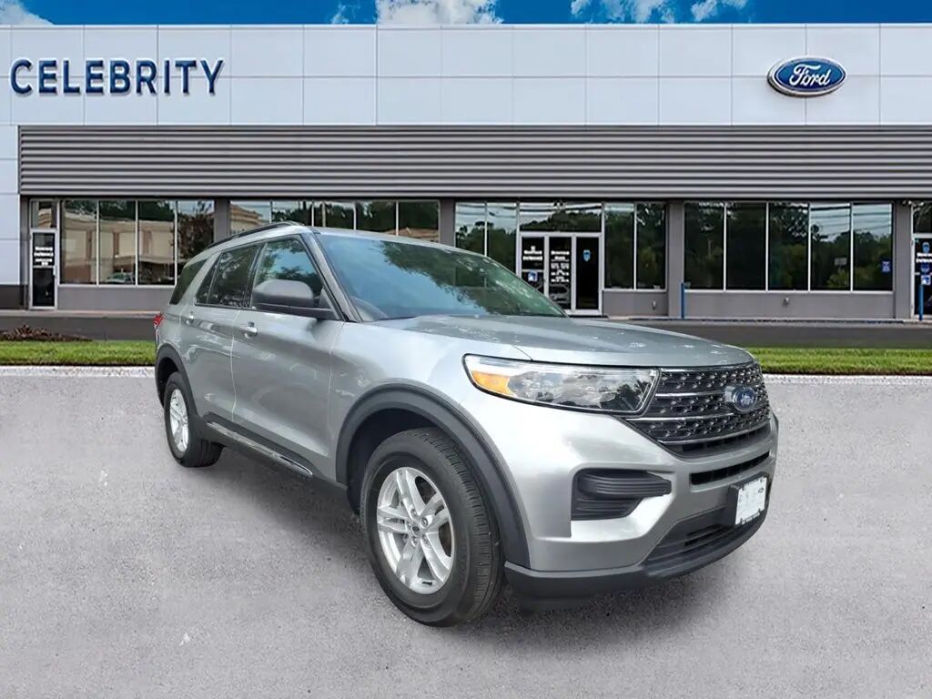 2023 Ford Explorer XLT — photo 1 of 13