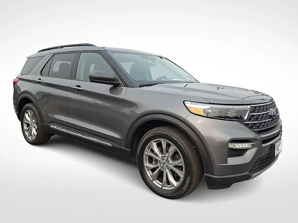 2023 Ford Explorer XLT — photo 1 of 13