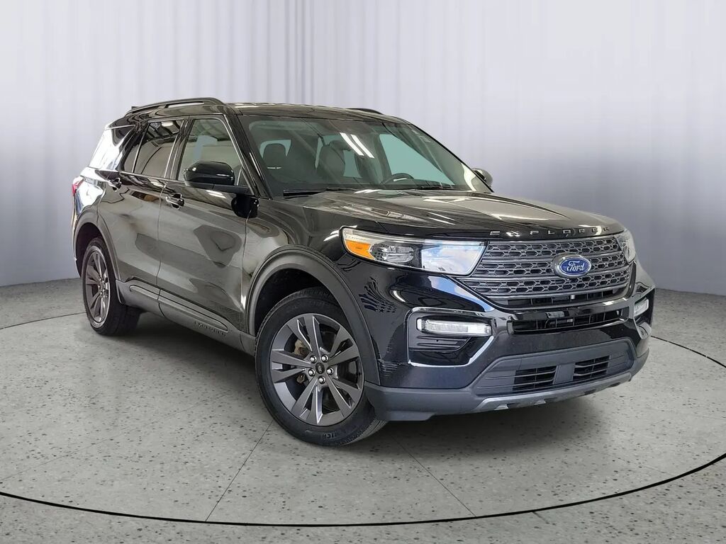 2023 Ford Explorer XLT — photo 1 of 2