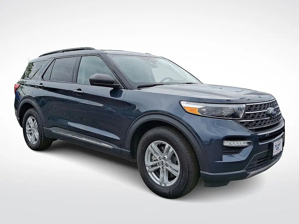 2023 Ford Explorer XLT — photo 1 of 13