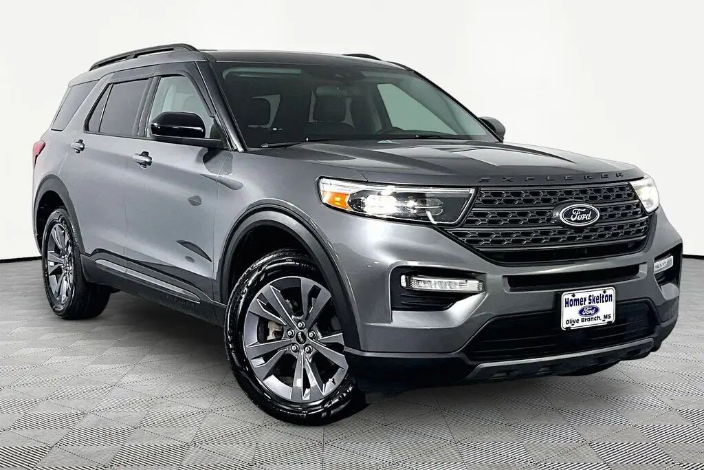 2022 Ford Explorer XLT — photo 1 of 13