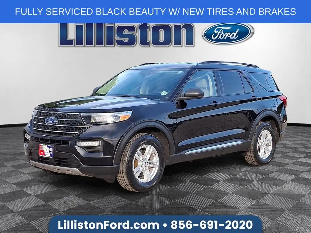 2023 Ford Explorer XLT — photo 1 of 13