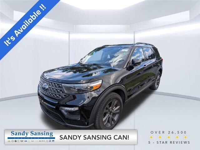 2023 Ford Explorer XLT — photo 1 of 6