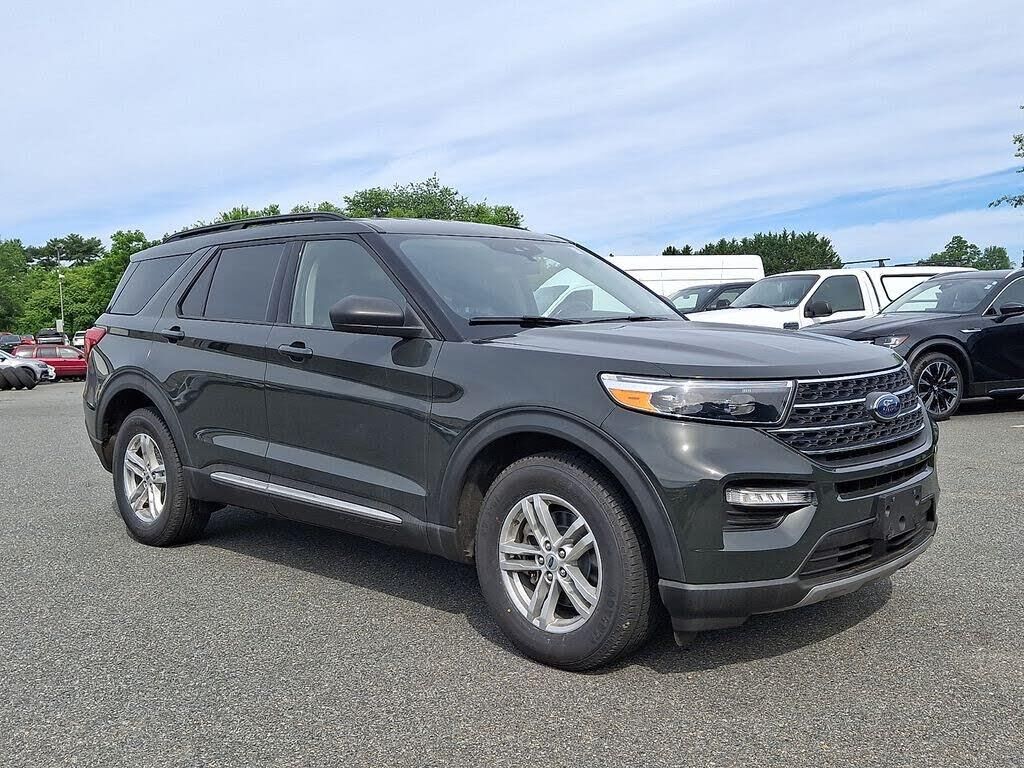 2023 Ford Explorer XLT — photo 1 of 14