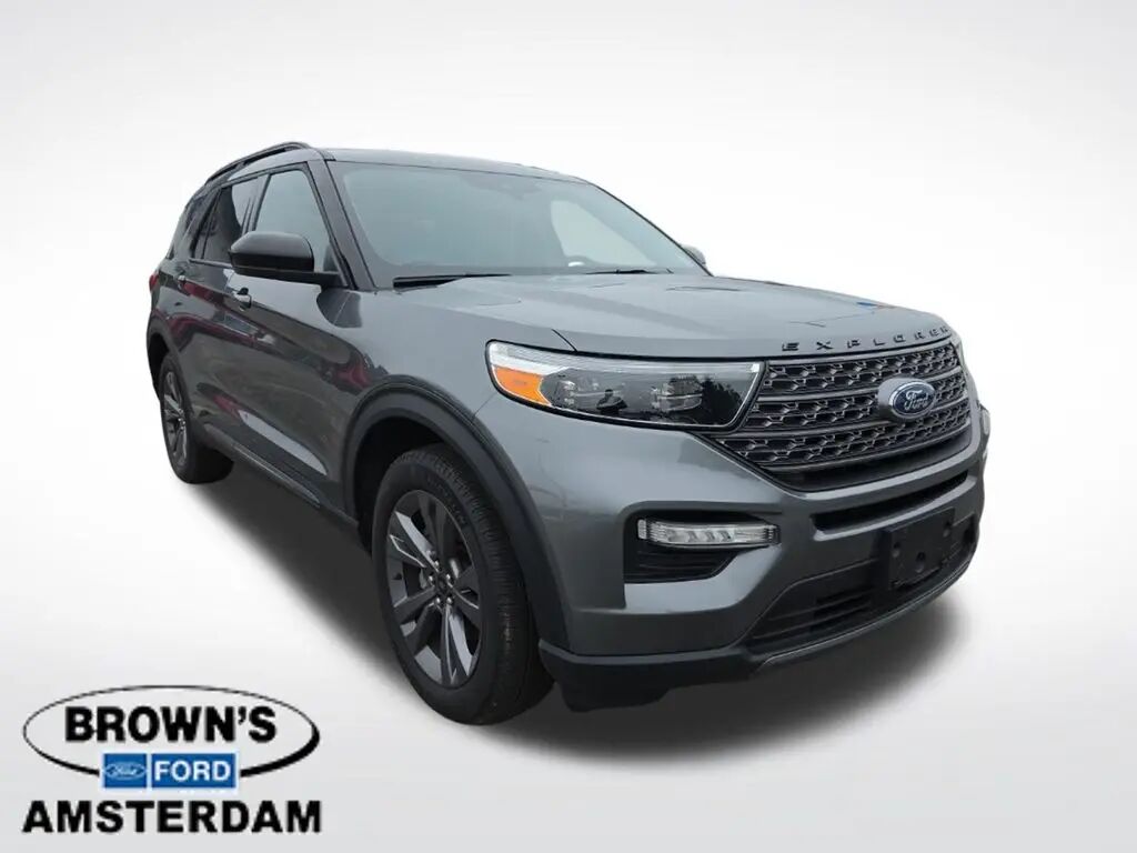 2023 Ford Explorer XLT — photo 1 of 10