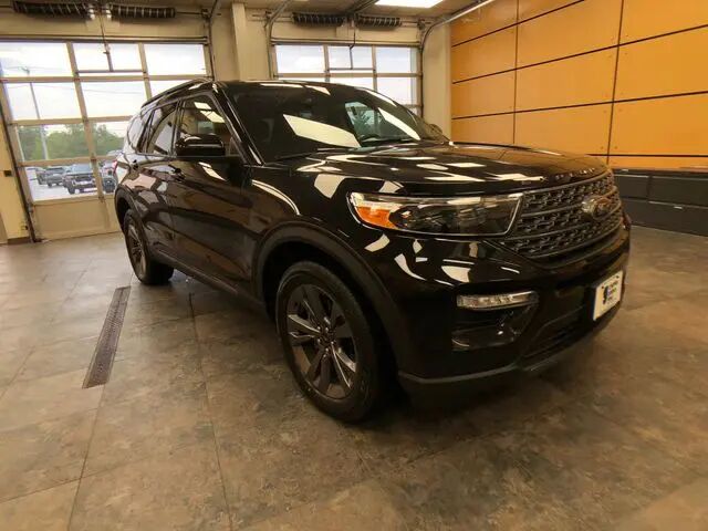 2023 Ford Explorer XLT — photo 1 of 13