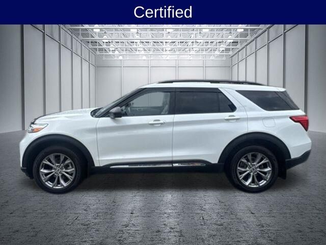 2023 Ford Explorer XLT — photo 1 of 12