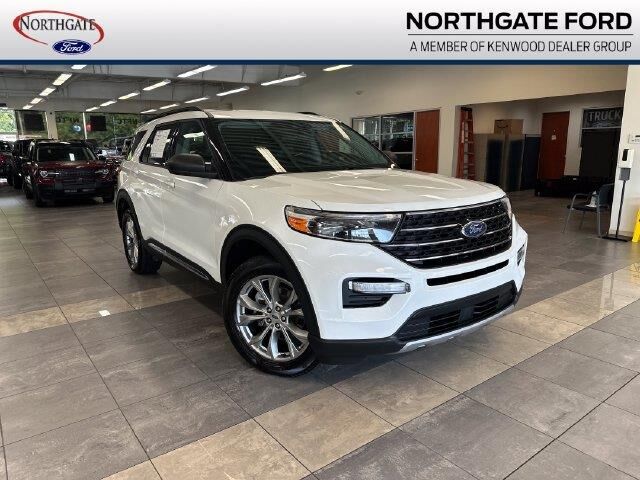 2023 Ford Explorer XLT — photo 1 of 13
