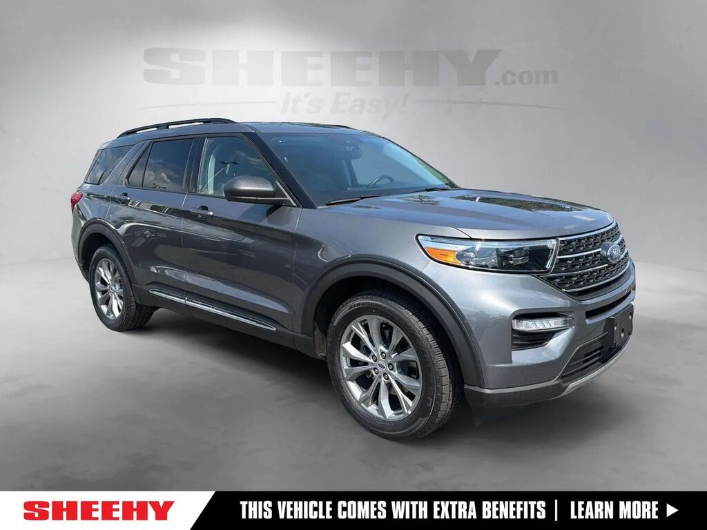 2023 Ford Explorer XLT — photo 1 of 10