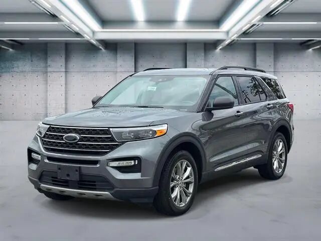 2023 Ford Explorer XLT — photo 1 of 12