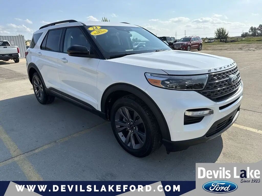 2024 Ford Explorer XLT — photo 1 of 10