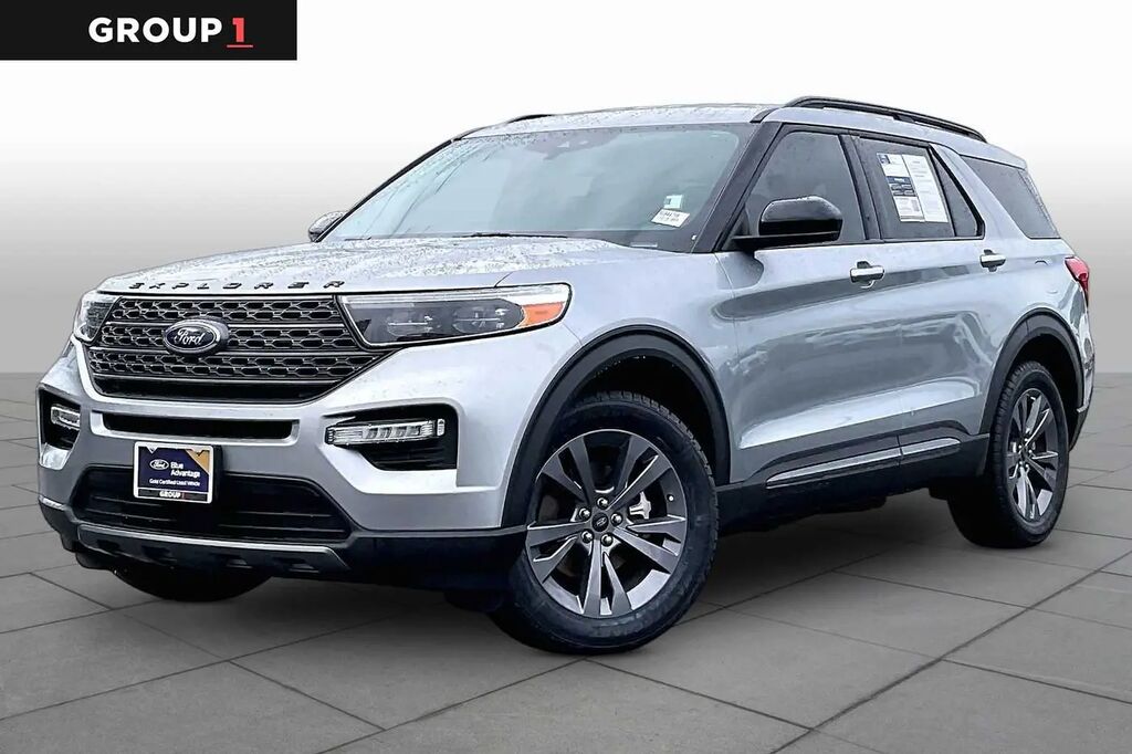 2022 Ford Explorer XLT — photo 1 of 12