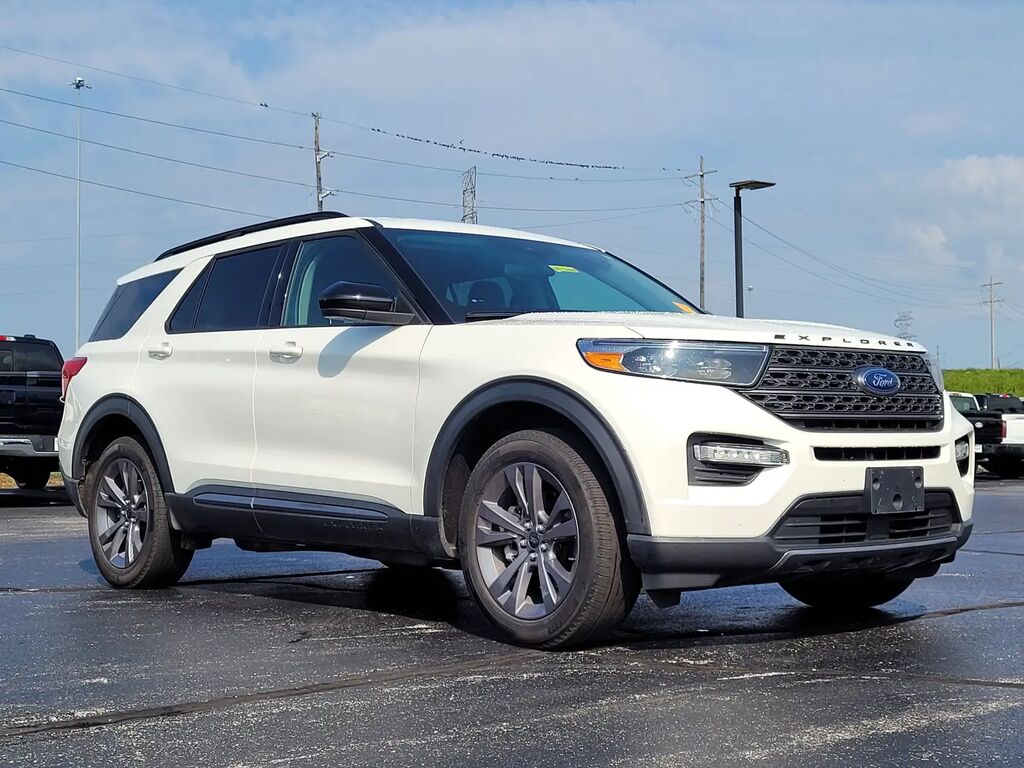 2022 Ford Explorer XLT — photo 1 of 12