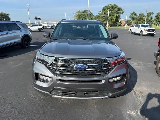 2022 Ford Explorer XLT — photo 1 of 12