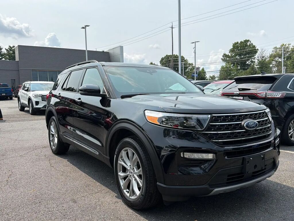 2024 Ford Explorer XLT — photo 1 of 26