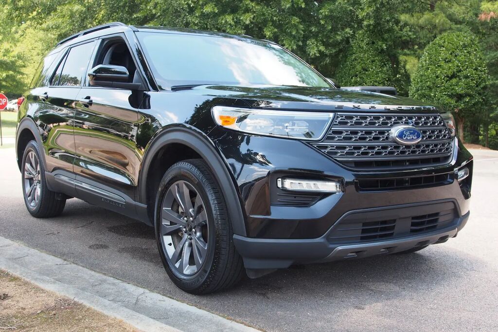 2024 Ford Explorer XLT — photo 1 of 26
