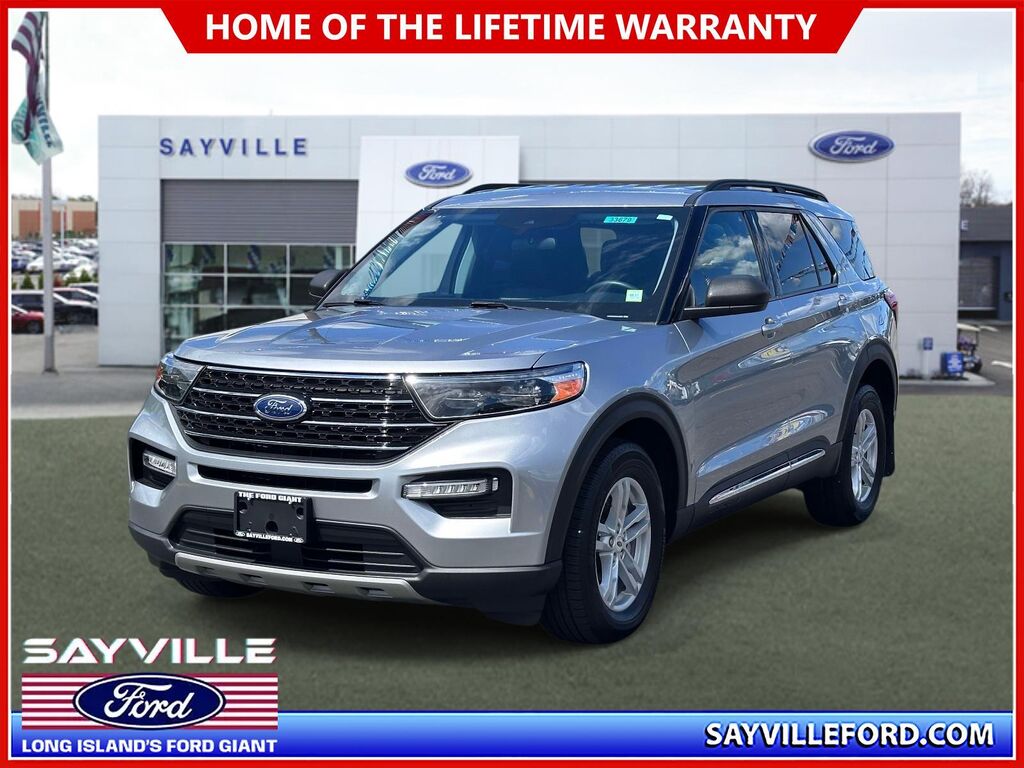 2024 Ford Explorer XLT — photo 1 of 13