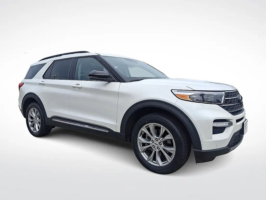 2024 Ford Explorer XLT — photo 1 of 13