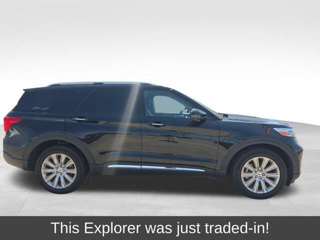 2023 Ford Explorer Limited — photo 1 of 2