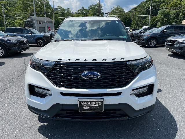 2022 Ford Explorer ST-Line — photo 1 of 11