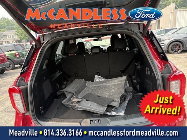 2023 Ford Explorer ST-Line — photo 1 of 11