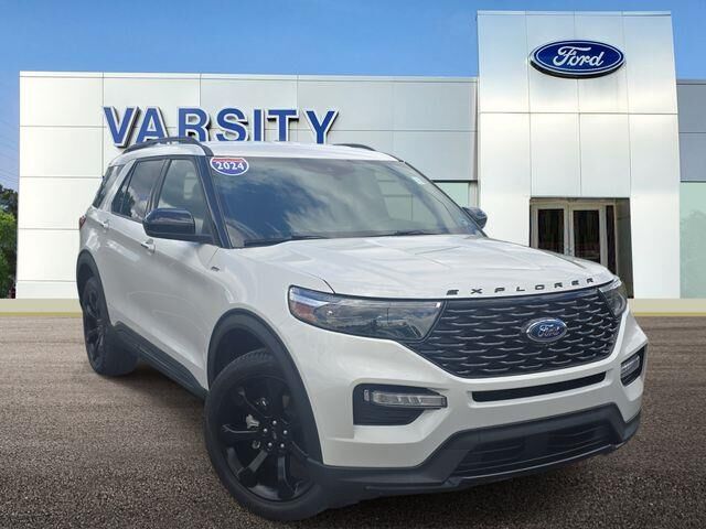 2024 Ford Explorer ST-Line