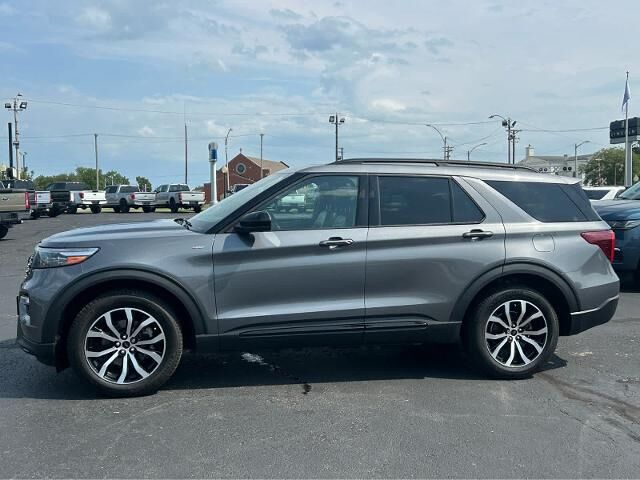 2022 Ford Explorer ST-Line