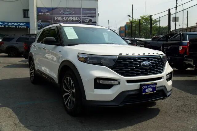 2022 Ford Explorer ST-Line — photo 1 of 13
