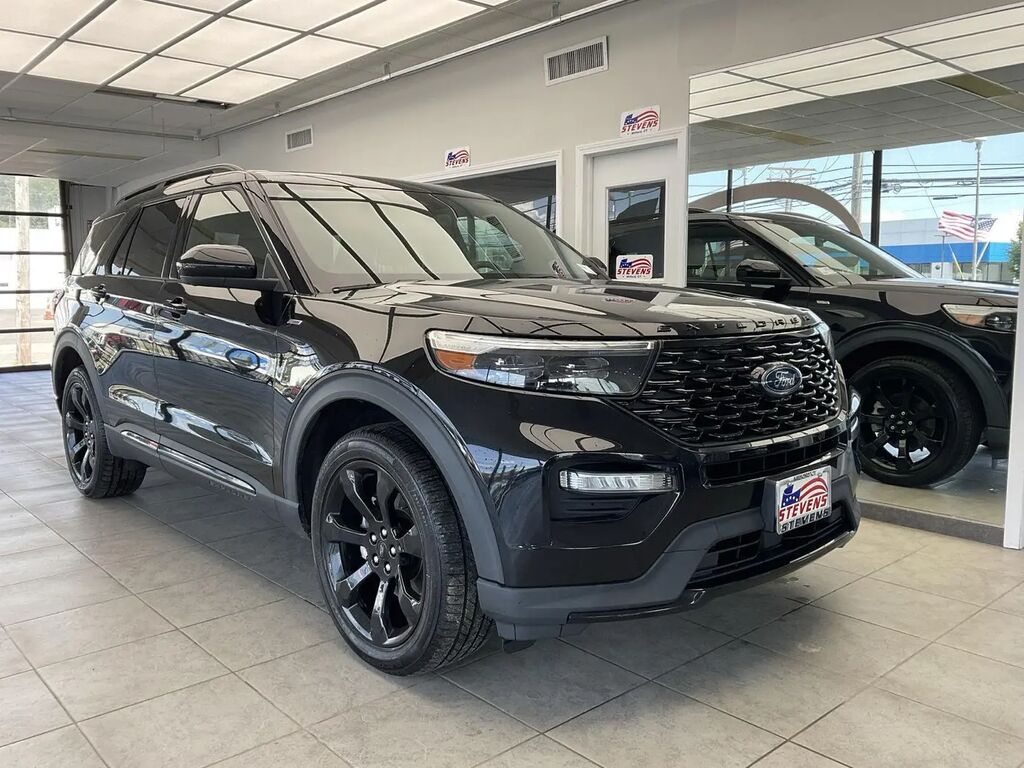 2022 Ford Explorer ST-Line — photo 1 of 26