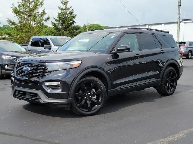 2024 Ford Explorer ST-Line