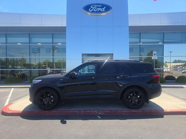 2023 Ford Explorer ST-Line