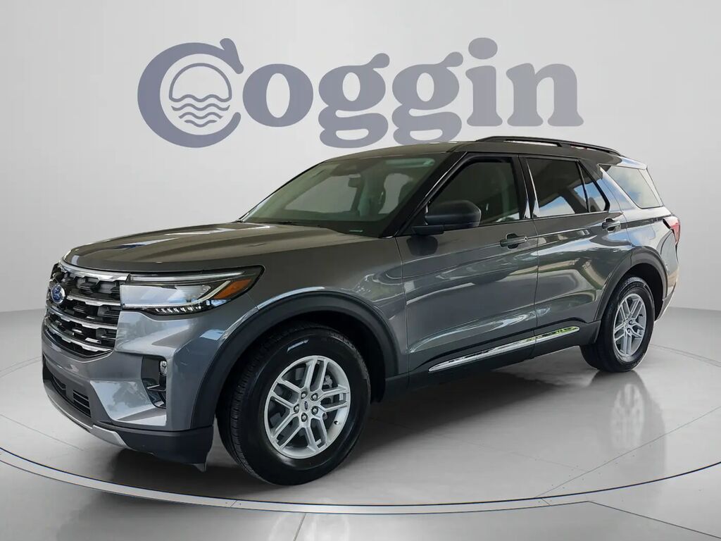 2025 Ford Explorer Active — photo 1 of 13