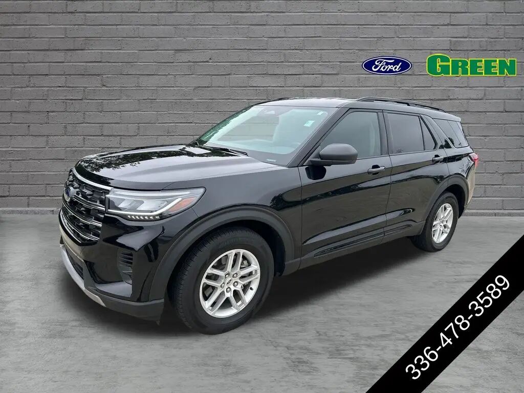 2026 Ford Explorer Active — photo 1 of 13