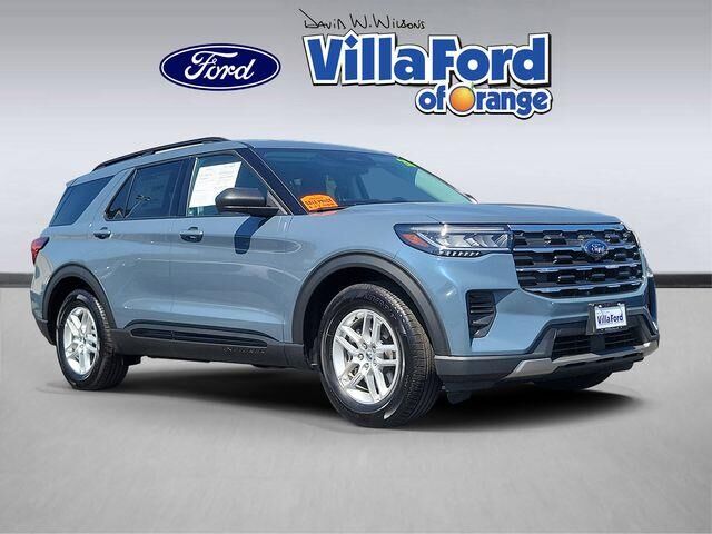 2026 Ford Explorer Active — photo 1 of 13