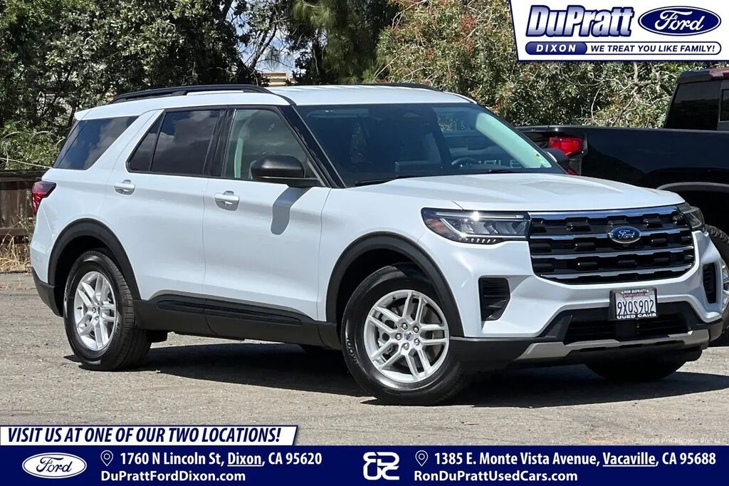 2026 Ford Explorer Active — photo 1 of 13