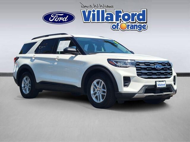 2026 Ford Explorer Active — photo 1 of 13