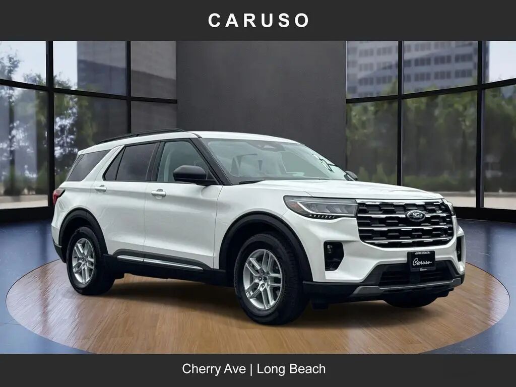 2025 Ford Explorer Active — photo 1 of 13