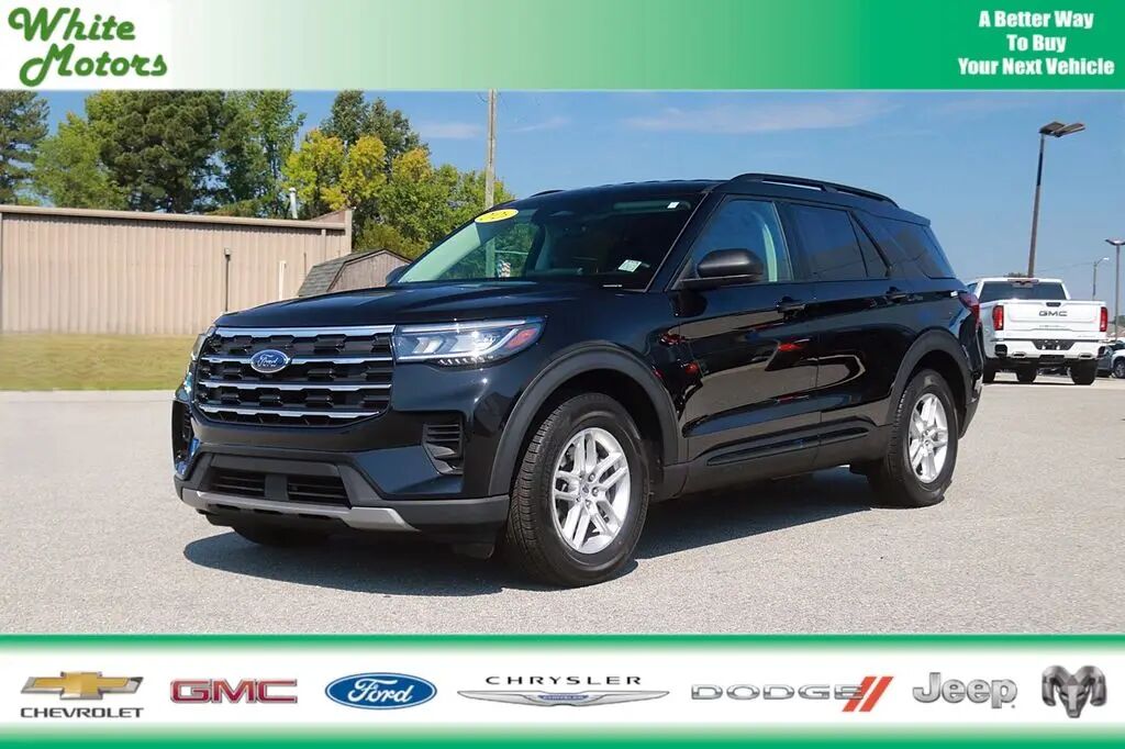 2026 Ford Explorer Active — photo 1 of 13