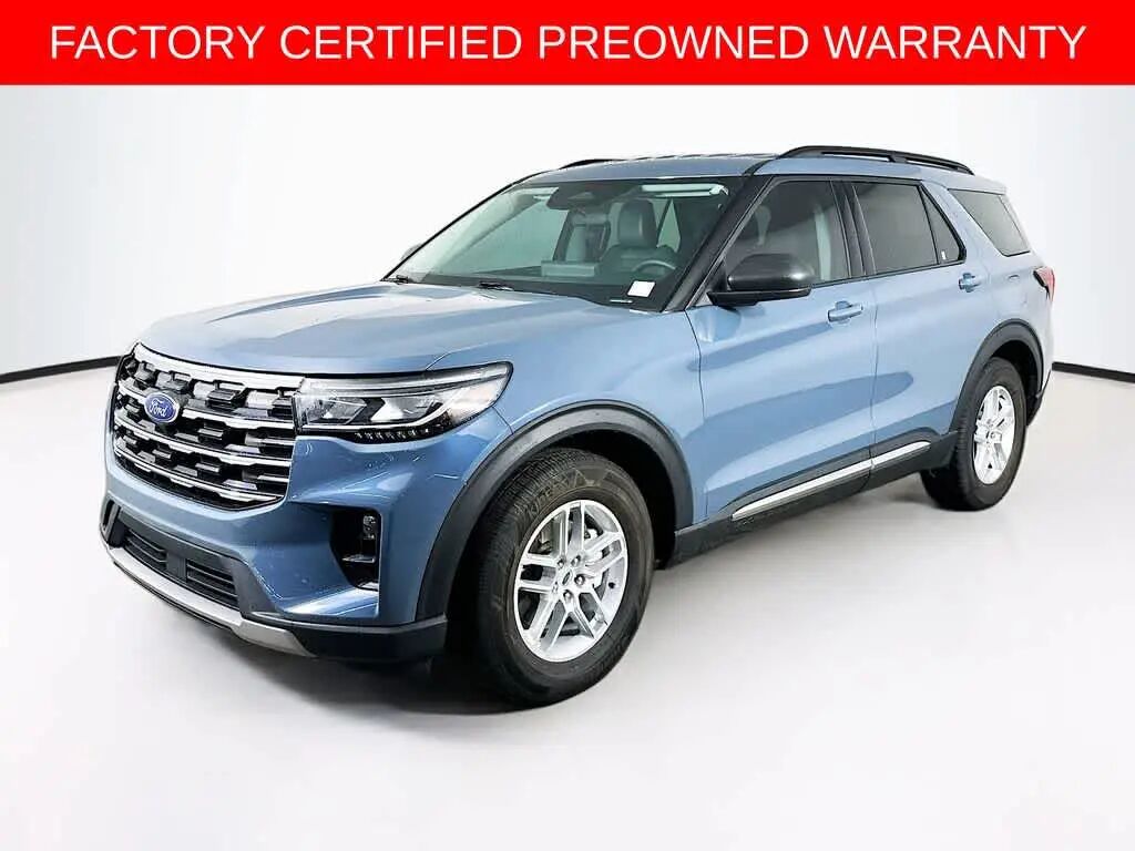 2025 Ford Explorer Active — photo 1 of 13