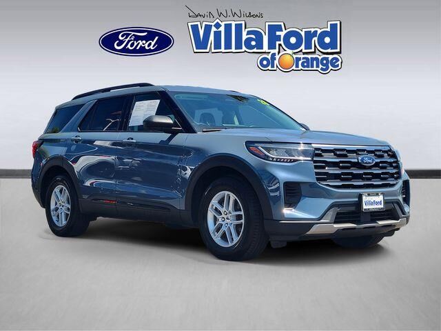2026 Ford Explorer Active — photo 1 of 13