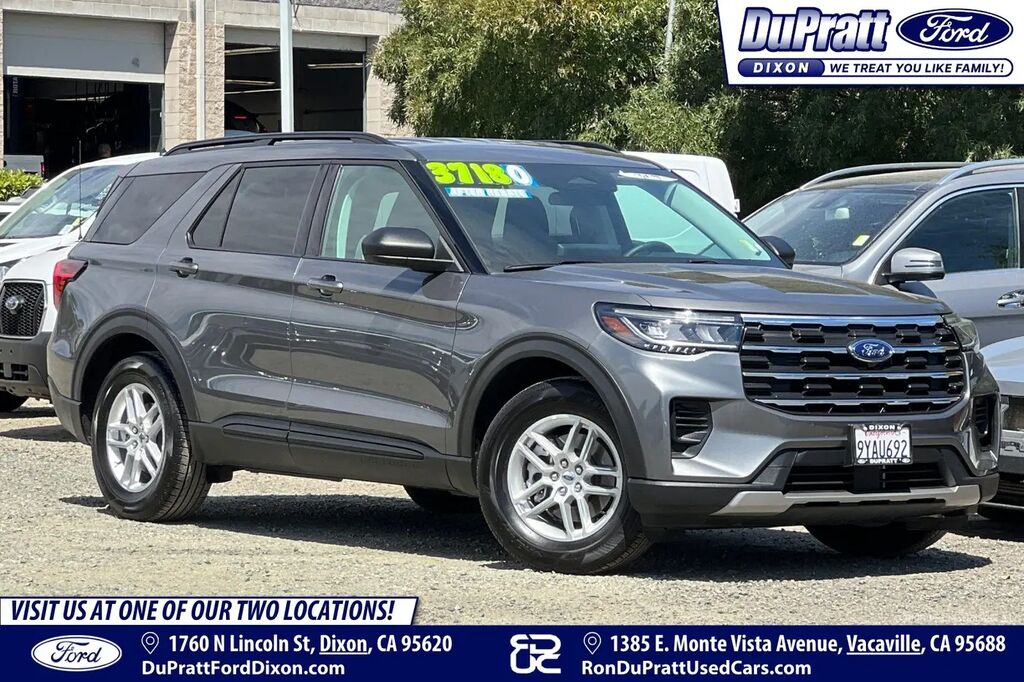2026 Ford Explorer Active — photo 1 of 13