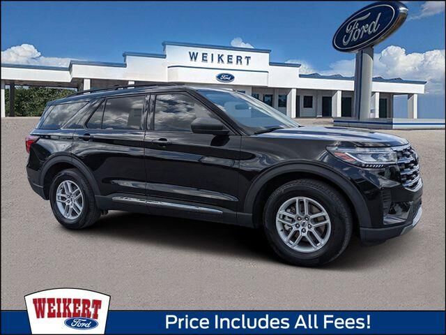 2025 Ford Explorer Active — photo 1 of 13