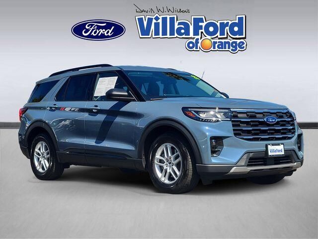 2026 Ford Explorer Active — photo 1 of 13