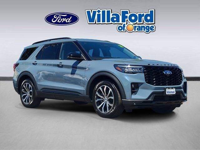 2026 Ford Explorer ST-Line — photo 1 of 13
