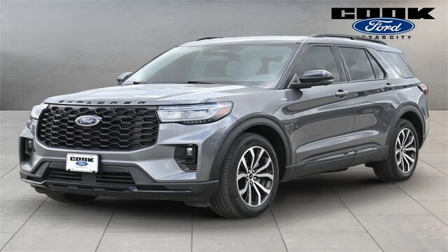 2025 Ford Explorer ST-Line