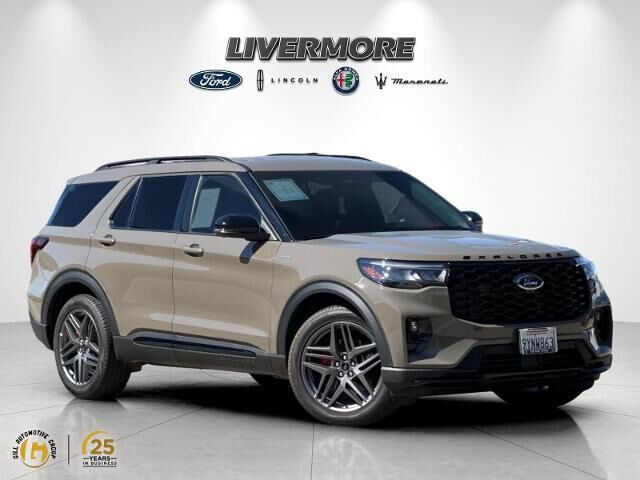 2026 Ford Explorer ST-Line — photo 1 of 13