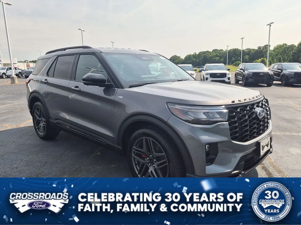 2025 Ford Explorer ST-Line — photo 1 of 13