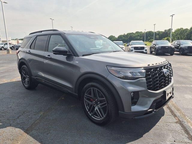 2025 Ford Explorer ST-Line — photo 1 of 13
