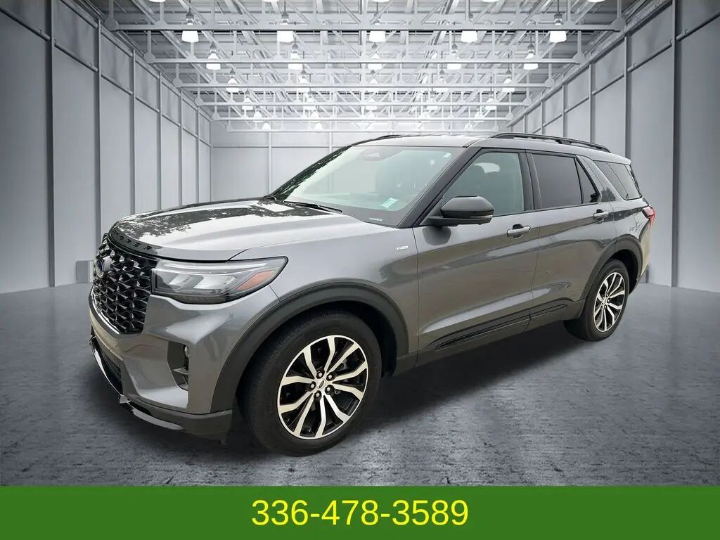 2025 Ford Explorer ST-Line — photo 1 of 26