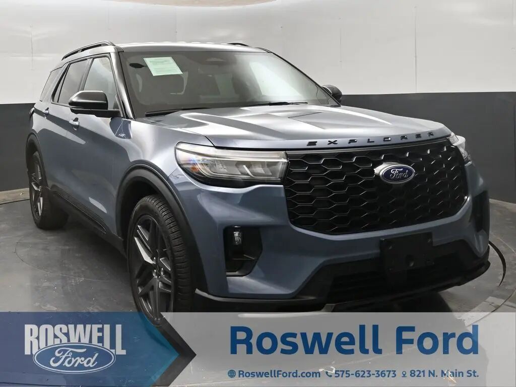 2025 Ford Explorer ST-Line — photo 1 of 12
